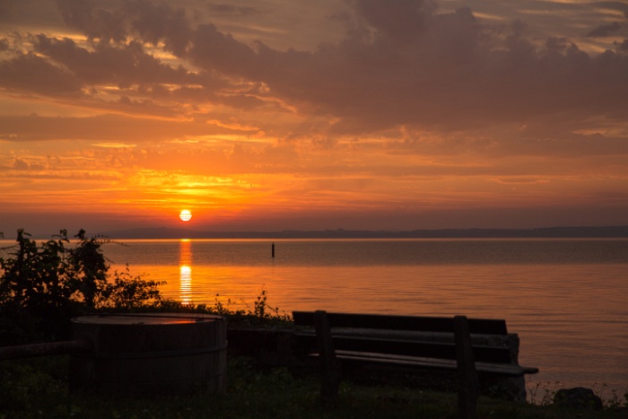 Lever de soleil sur le lac de Neuchâtel - 010